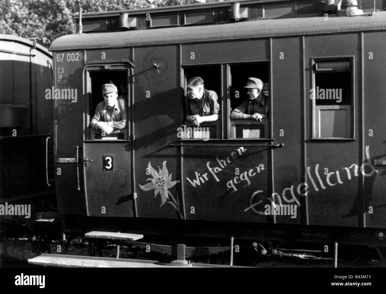 events, Second World War / WWII, Germany, soldiers of the Gebirgsjaegerregiment (Mountain Infantry Regiment) 99 from Sonthofen in a railway car, 1940 / 1941, Stock Photo
