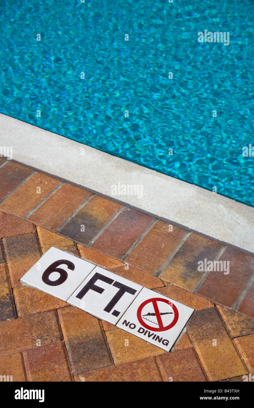 SWIMMING POOL DEPTH AND NO DIVING SIGN Stock Photo Alamy