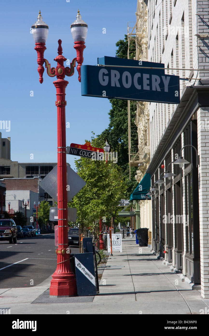 City Of Portland Oregon Or Usa Lamp Post Corner Couch Street Stock
