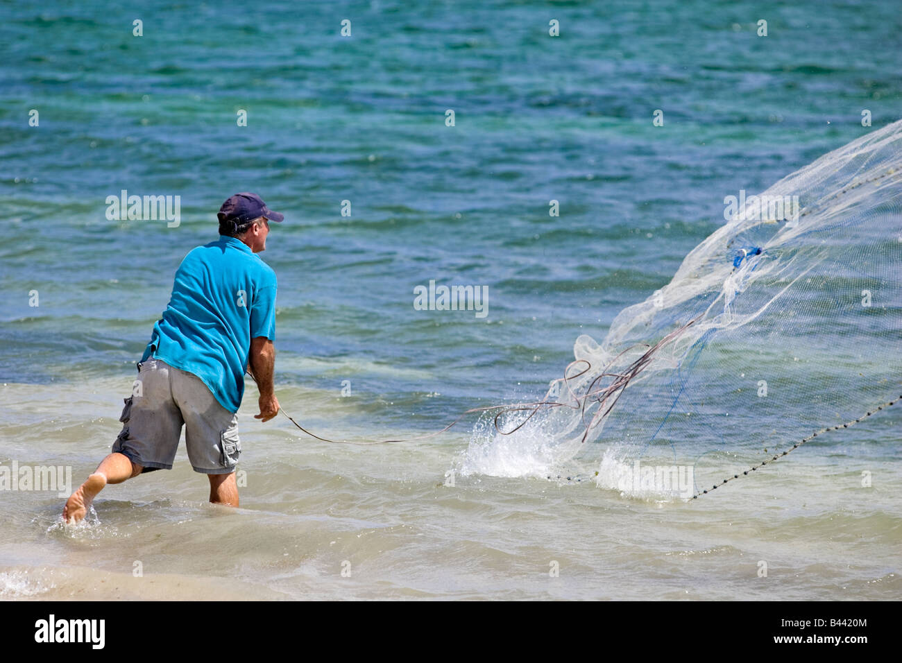 Throw net fishing hi-res stock photography and images - Page 12 - Alamy