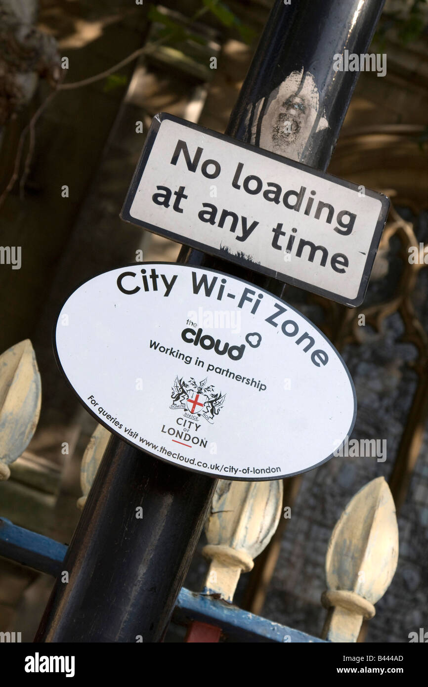 no loading at any time and city laptop wifi zone signpost city of london england uk gb Stock Photo