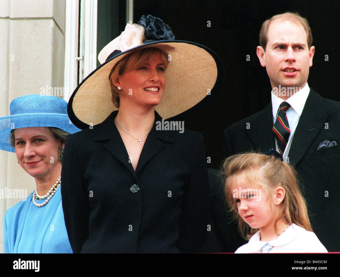 sophie-rhys-jones-and-fiance-prince-edward-watching-trooping-of-the-B445CM.jpg