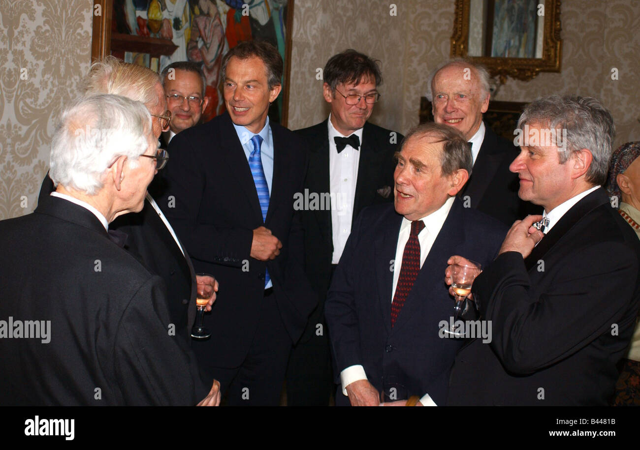 Discovery of the Structure of DNA 50th Anniversary April 2003 Prime Minister Tony Blair meets Nobel Prize winner Dr James Watson who described the DNA Double Helix at a reception in Number 10 Downing Street Left To Right Sir Aaron Klug Proffessor Ray Gosling Lord Sainsbury Tony Blair Dr Sydney Brenner Dr James Watson Sir Paul Nurse Stock Photo