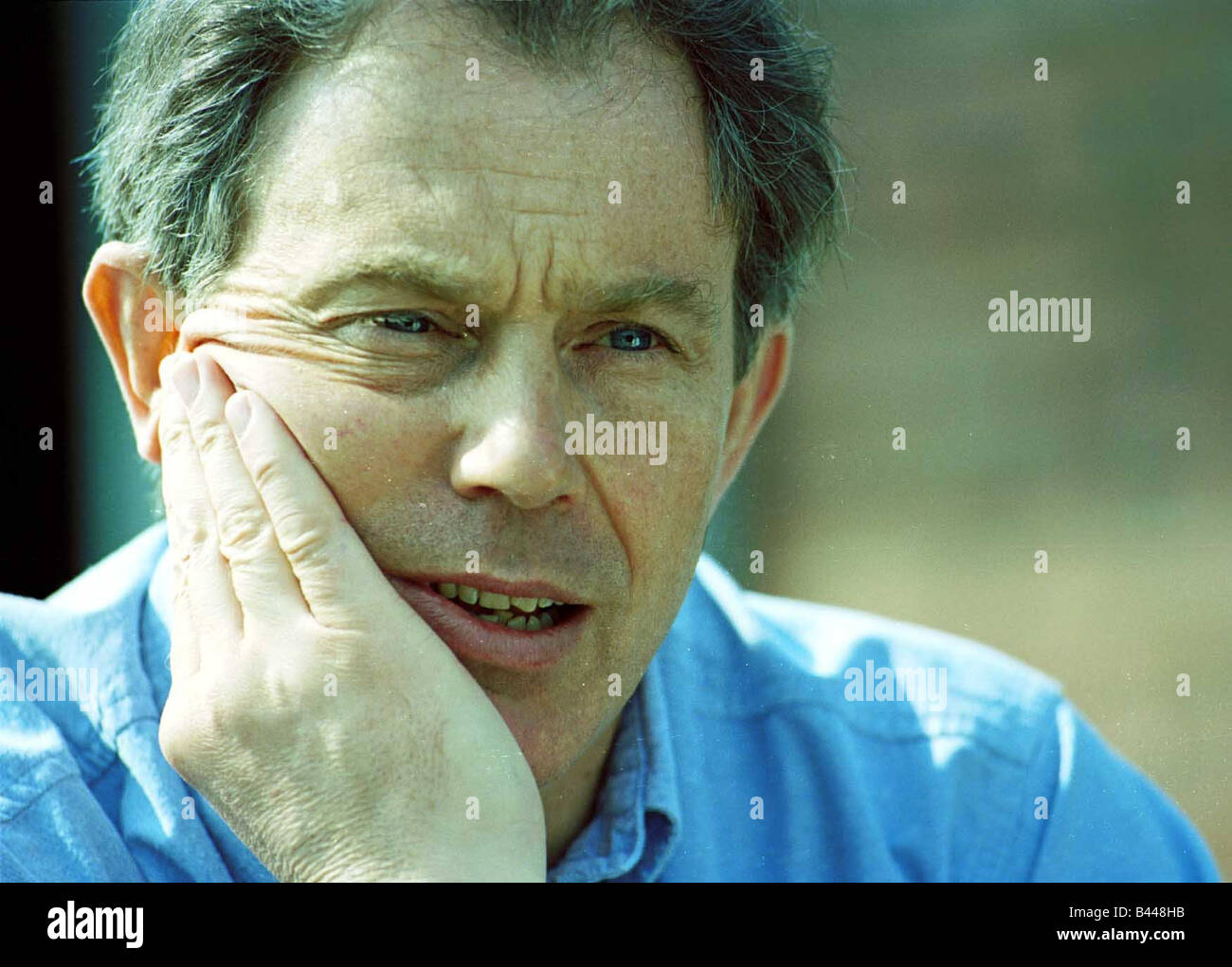 Tony blair prime minister 2001 hi-res stock photography and images - Alamy