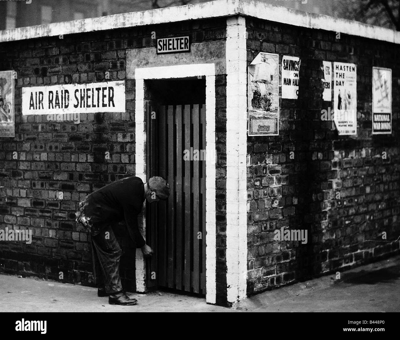 Air raid shelter world war two glasgow hires stock photography and images Alamy