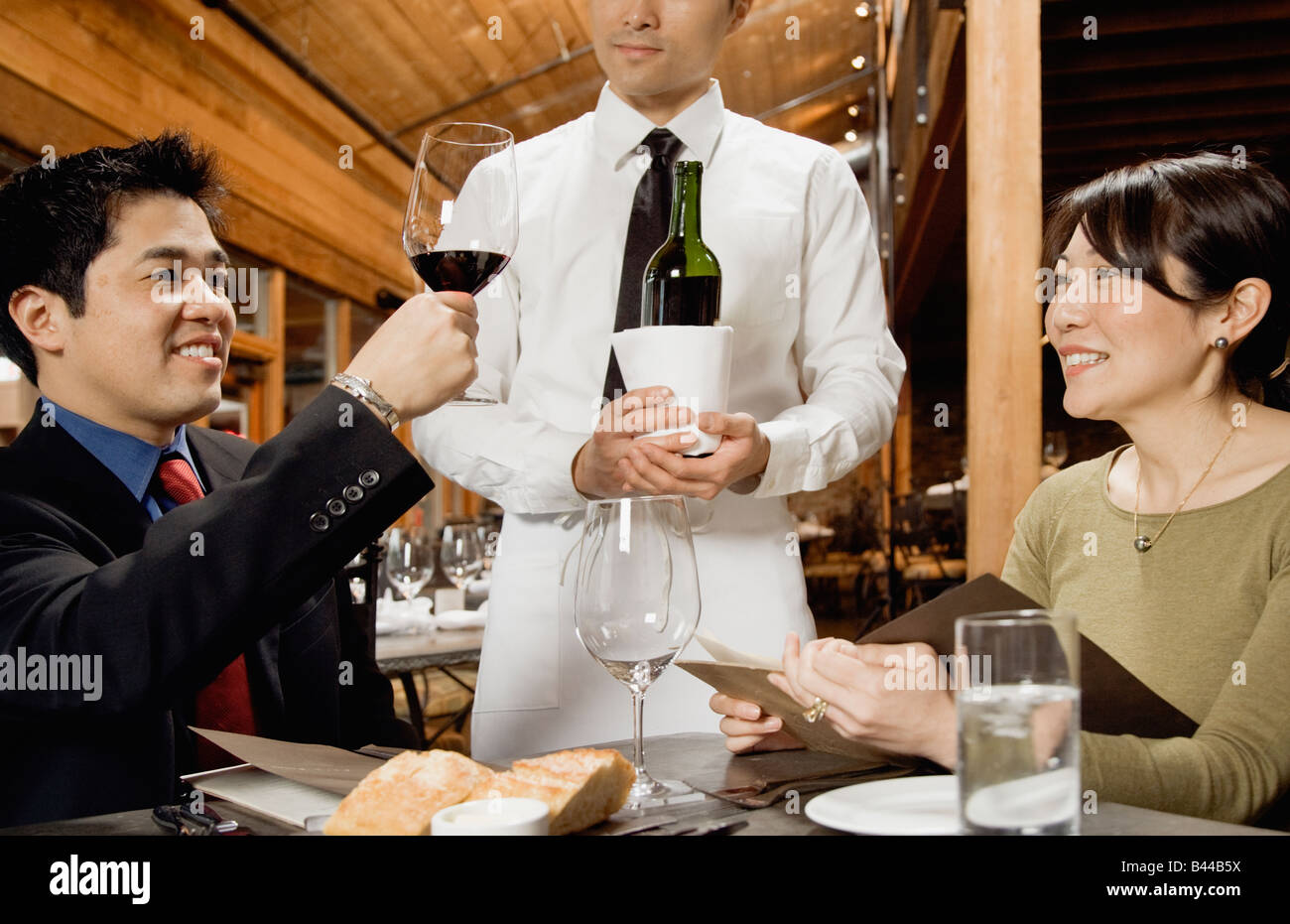 Wine testing photo. Дегустация вин. Wine test. Test wines. Лаборатория винодельческая.