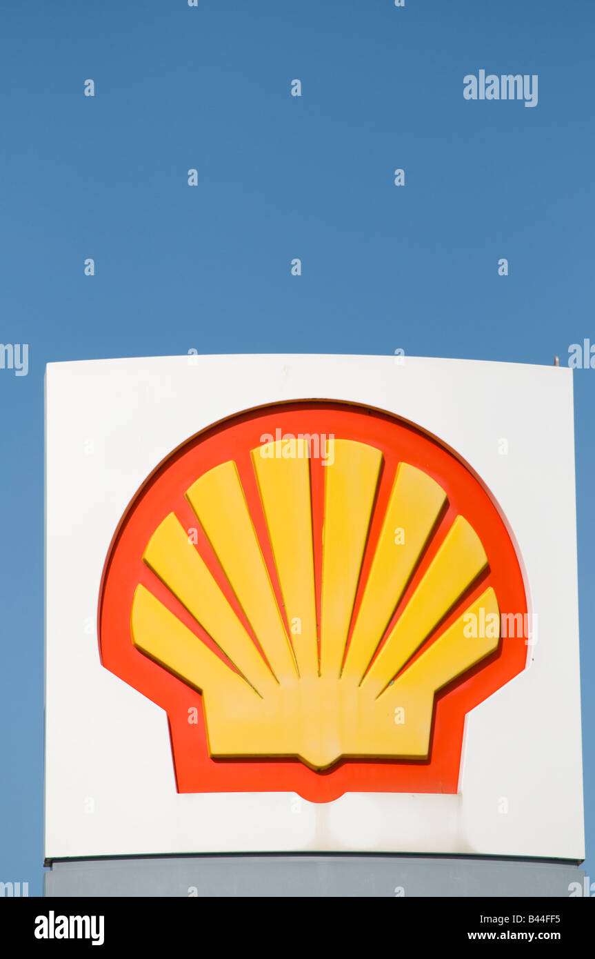 Shell petrol garage logo emblem sign blue sky Stock Photo