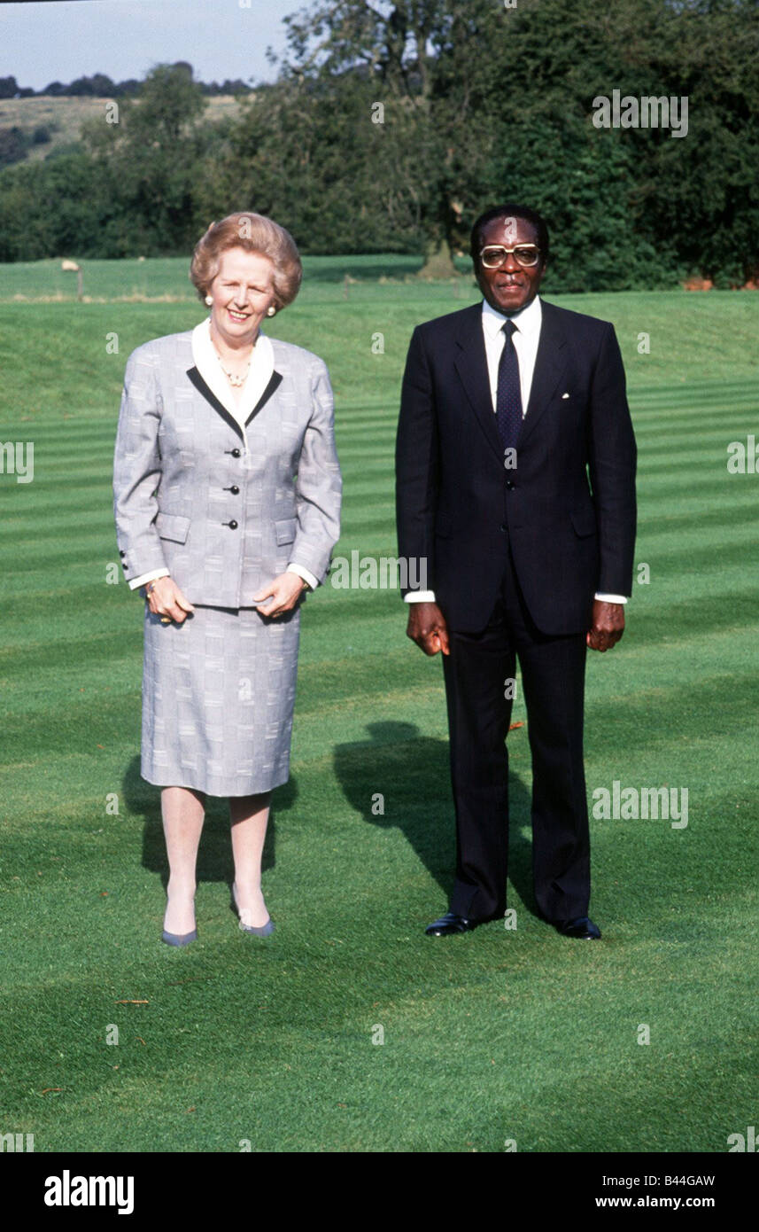Margaret Thatcher Prime Minister with Robert Mugabe at Chequers 1988 Stock Photo