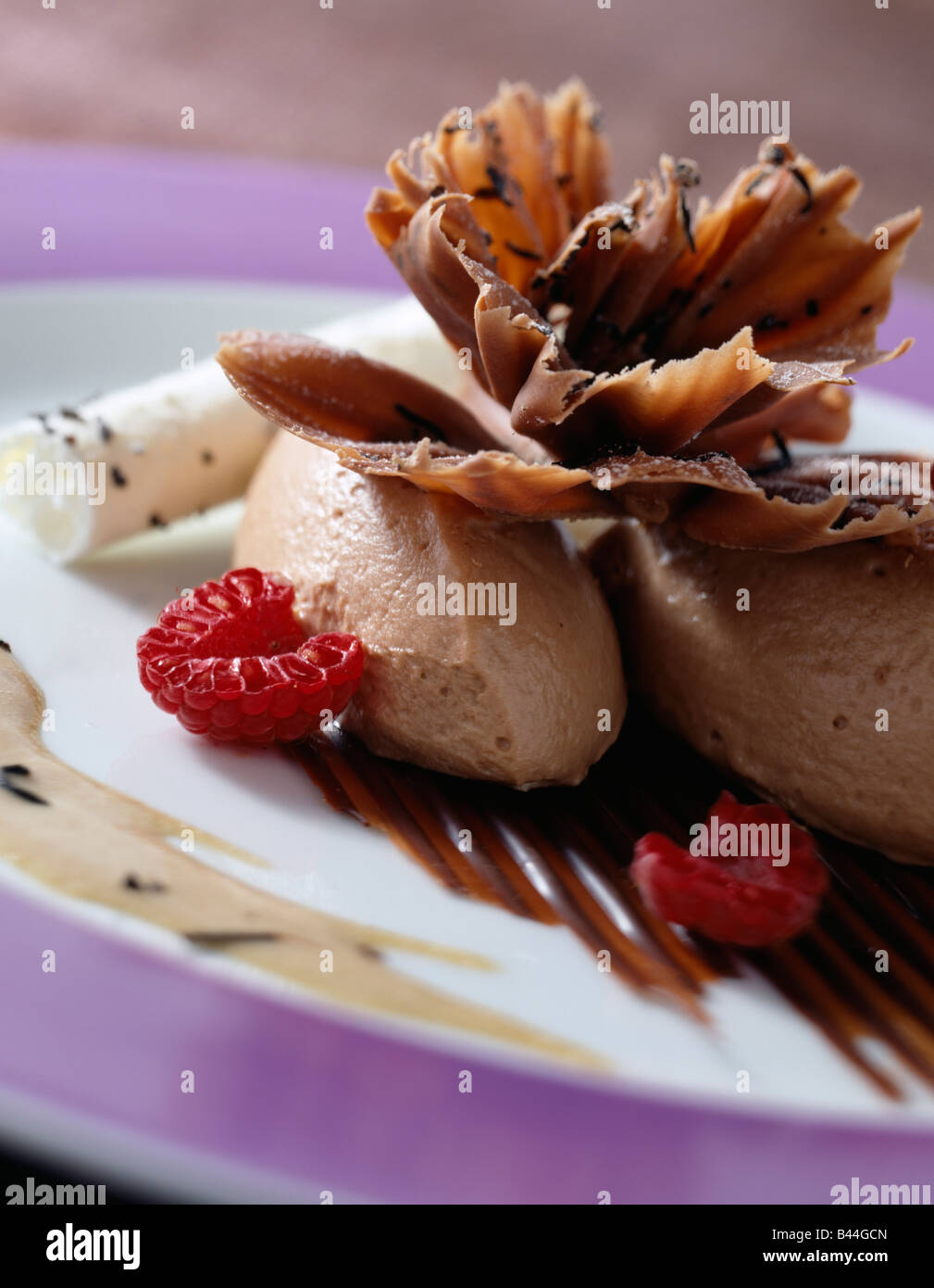 Ice cream quenelles hires stock photography and images Alamy