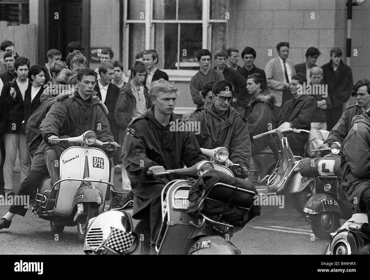 Mods gather in Hastings on their scooters 1964 Stock Photo Alamy