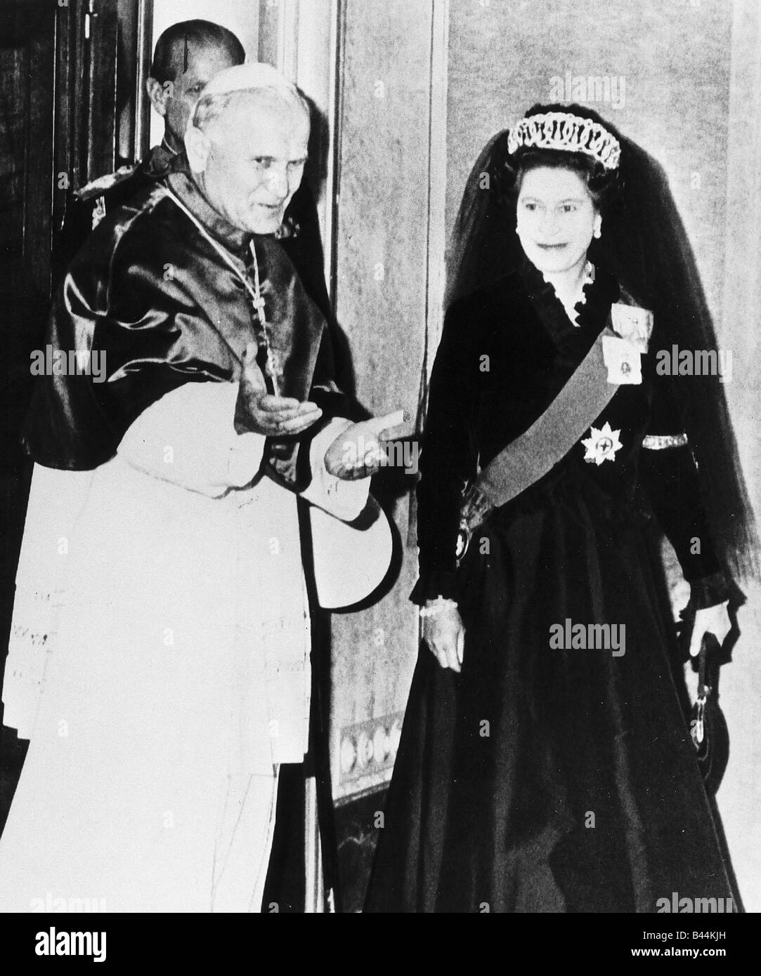 Pope John Paul II with Queen Elizabeth II in 1980 at the Vatican Stock Photo
