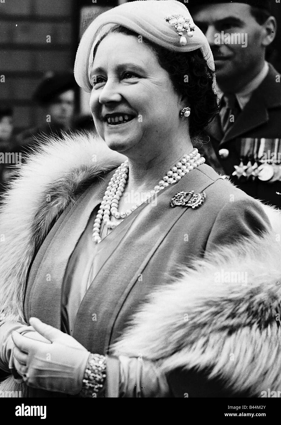 Elizabeth Queen mother in Forfar in 1956 Stock Photo