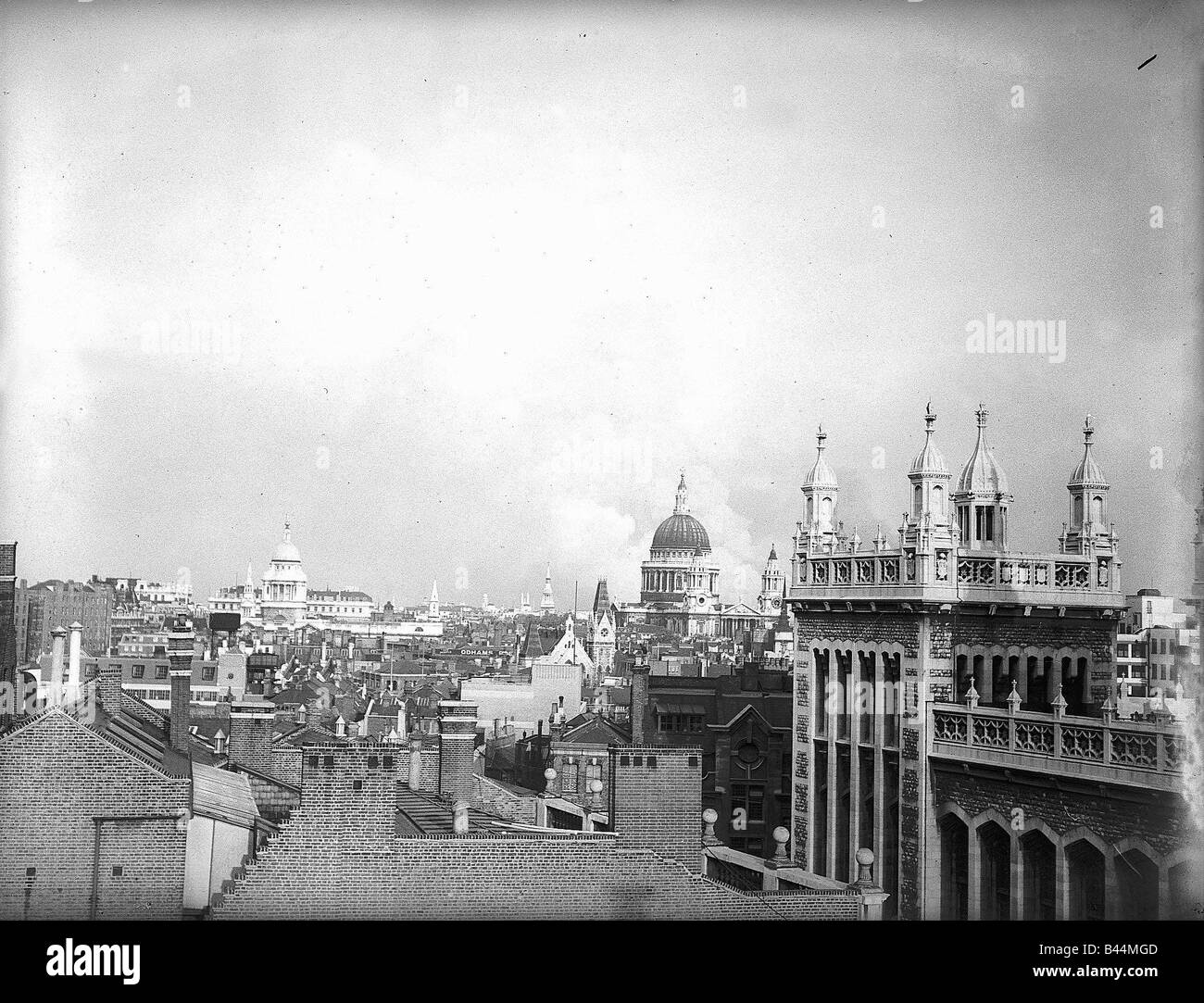 St Pauls Cathedral on the London Skyline during WW2 with smoke ...