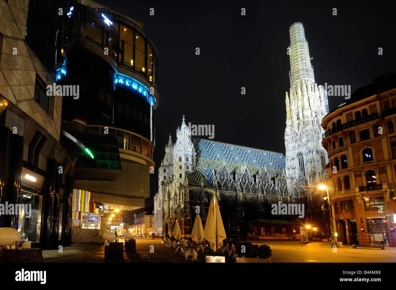 An original night view of Stephansdom, 'Stephen cathedral', an architectural landmark in the centre of Vienna, Austria. Stock Photo