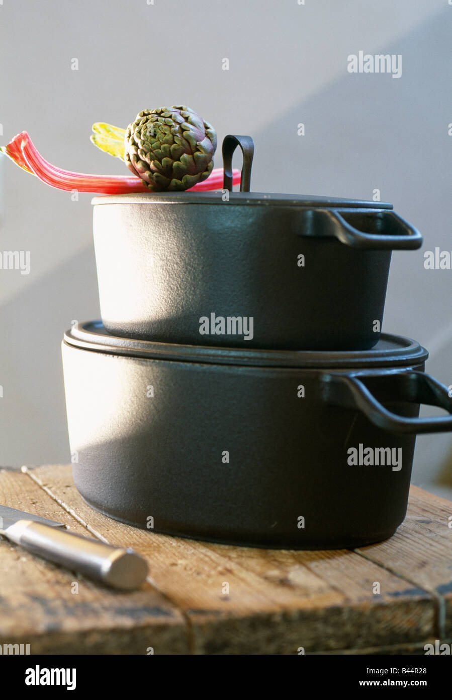 Cast iron casserole dishes Stock Photo Alamy