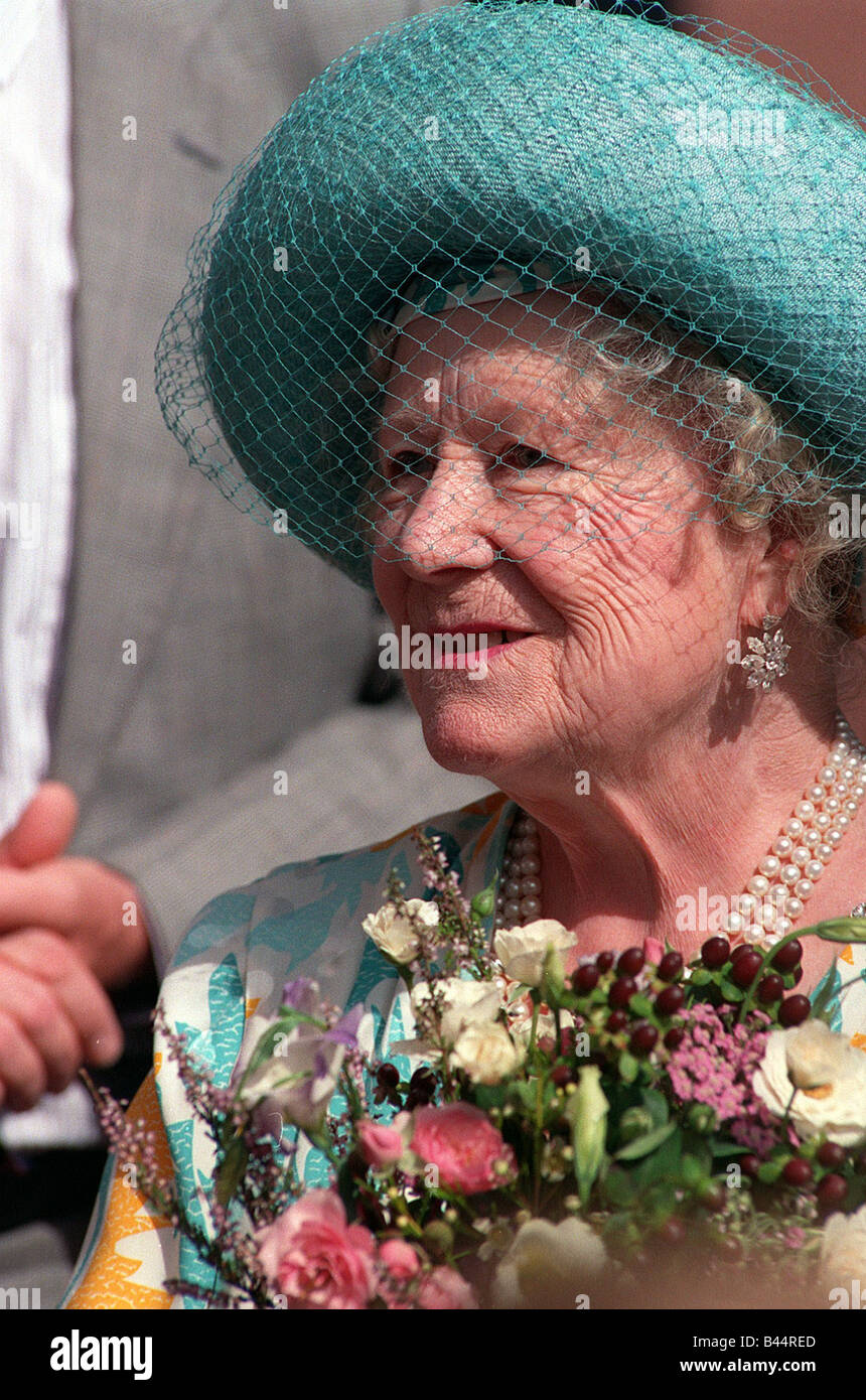 Queen mother birthday august 1992 stock photo alamy