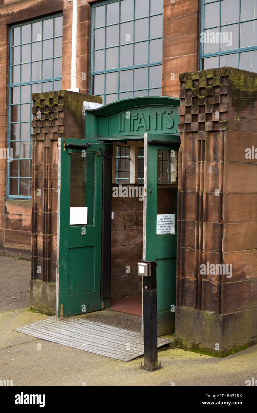 UK Scotland Glasgow Scotland Road School Charles Rennie Mackintosh design infants entrance Stock Photo
