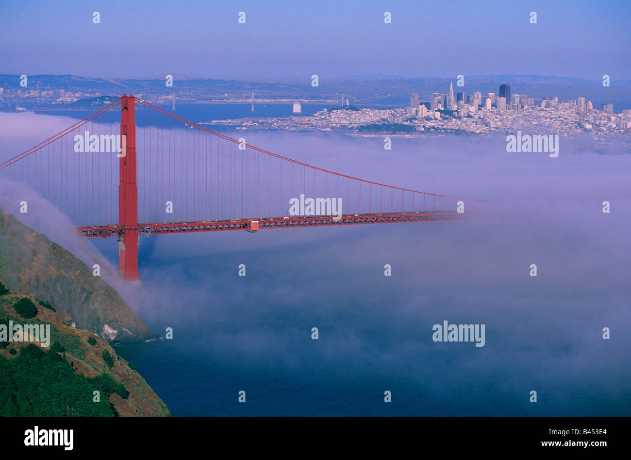 Golden Gate Bridge linking San Francisco to Marin County California USA Stock Photo