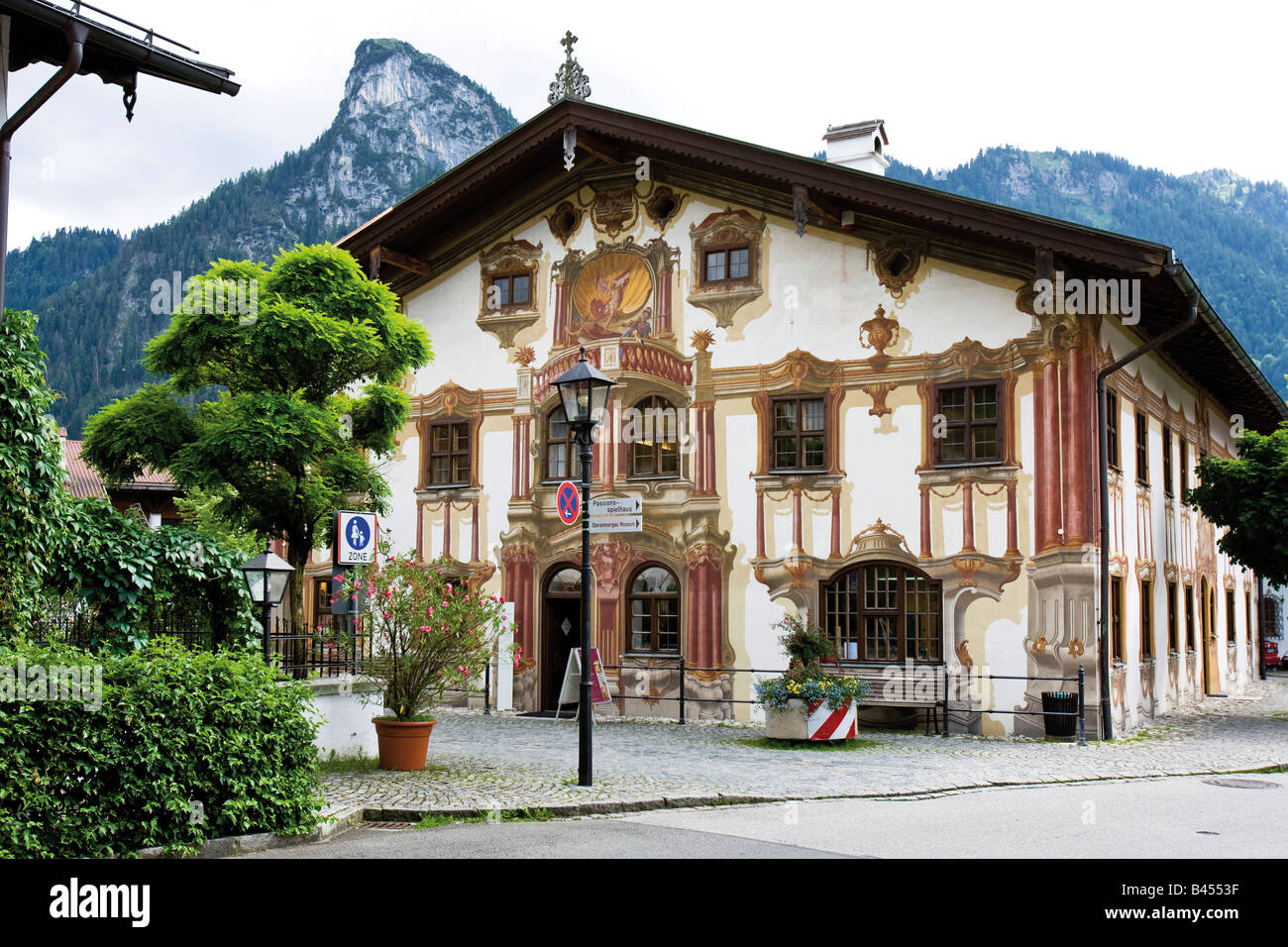 hansel-and-gretel-house-germany