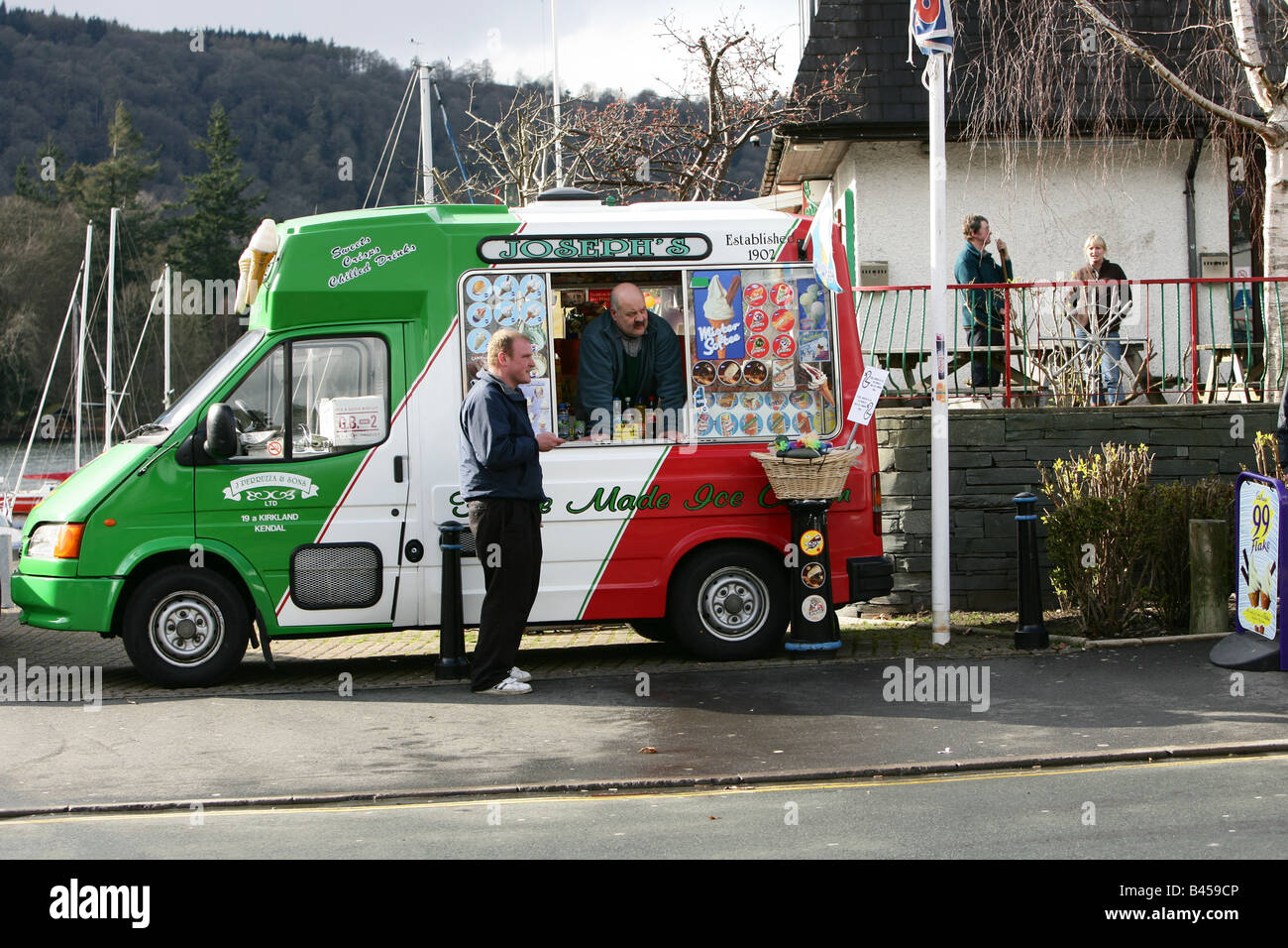 Windermere ice cream hires stock photography and images Alamy