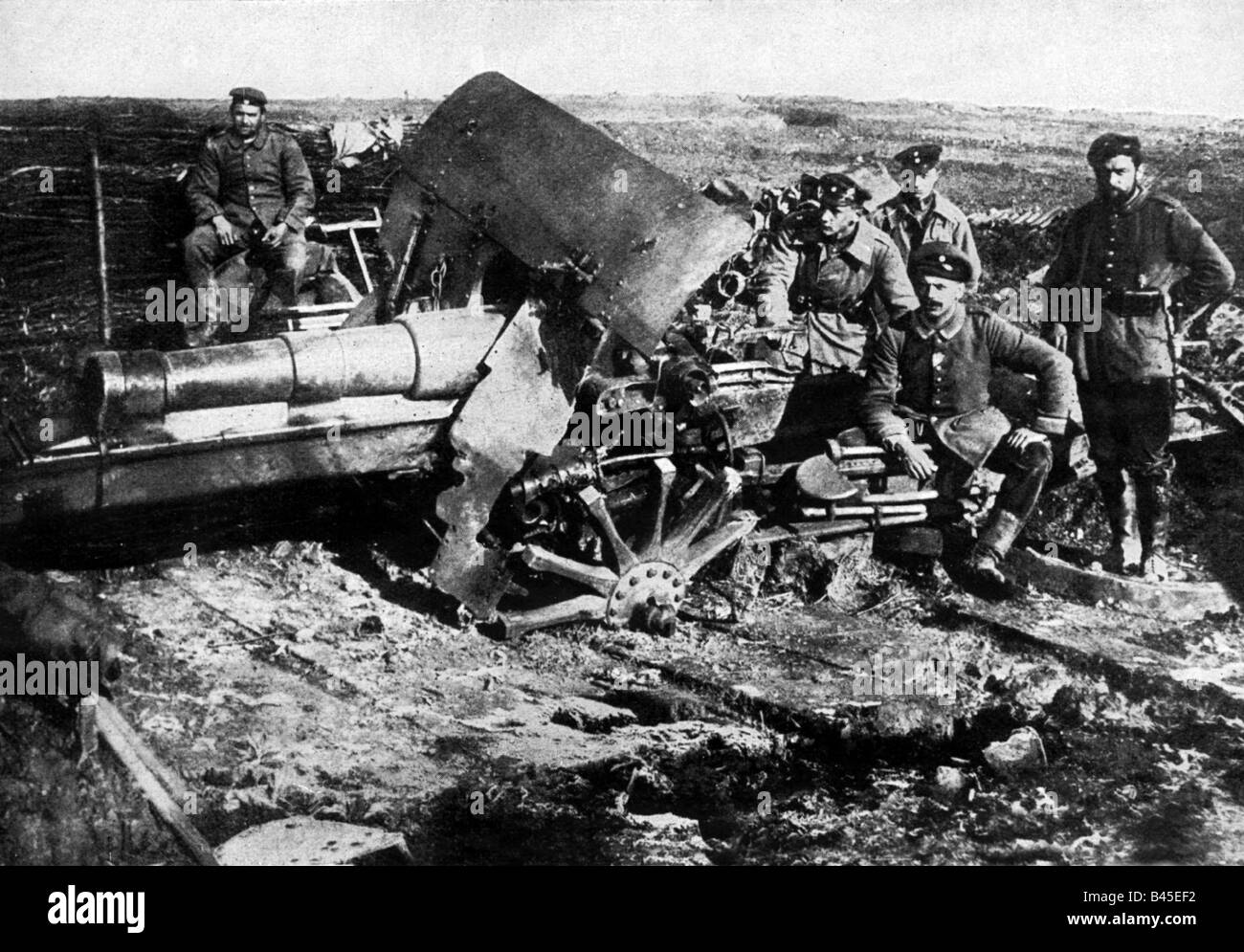events, First World War / WWI, Western Front, Battle of Verdun 1916, destroyed gun of the 'Iron Battalion' (9th Battery / 1st Bavarian Foot Artillery Regiment) near Forges, France, Stock Photo