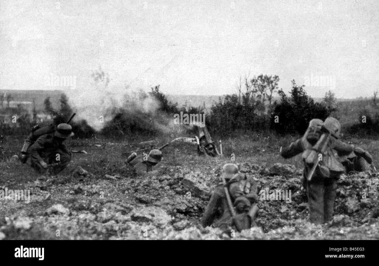 events, First World War / WWI, Western Front, Western Front, German spring offensive 1918, German soldiers attacking enemy position with mortar and hand grenades, Stock Photo