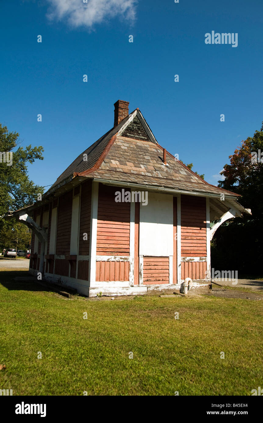 old defunct dilapidated train station new york and putnam railroad