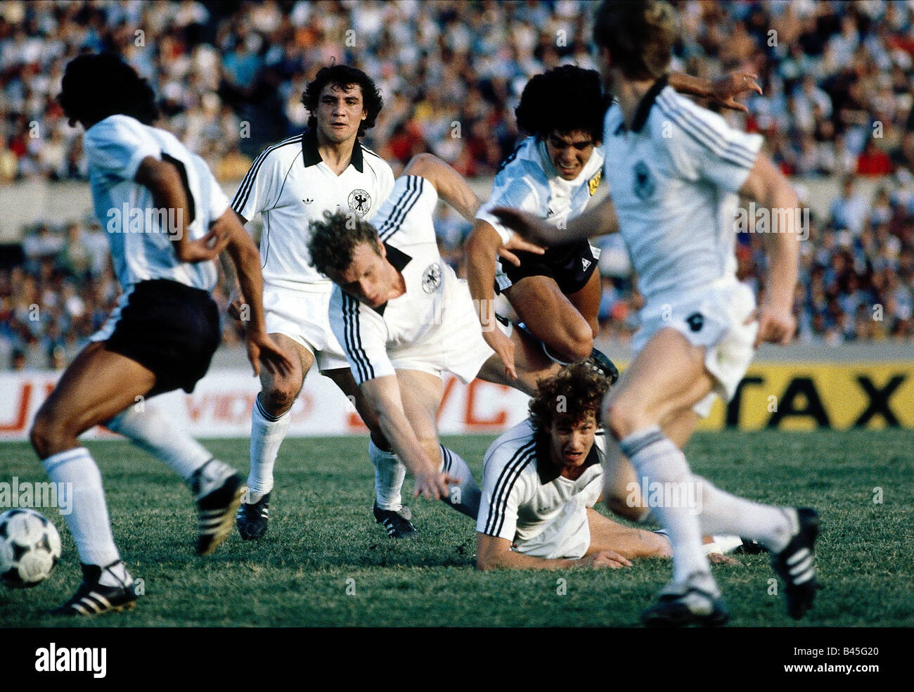 Sport / Sports, soccer, football, World Cup, Copa de Oro/Mini World Cup, Argentina against Germany (2:1) in Montevideo, Uruguay, 1-1-1981, Stock Photo