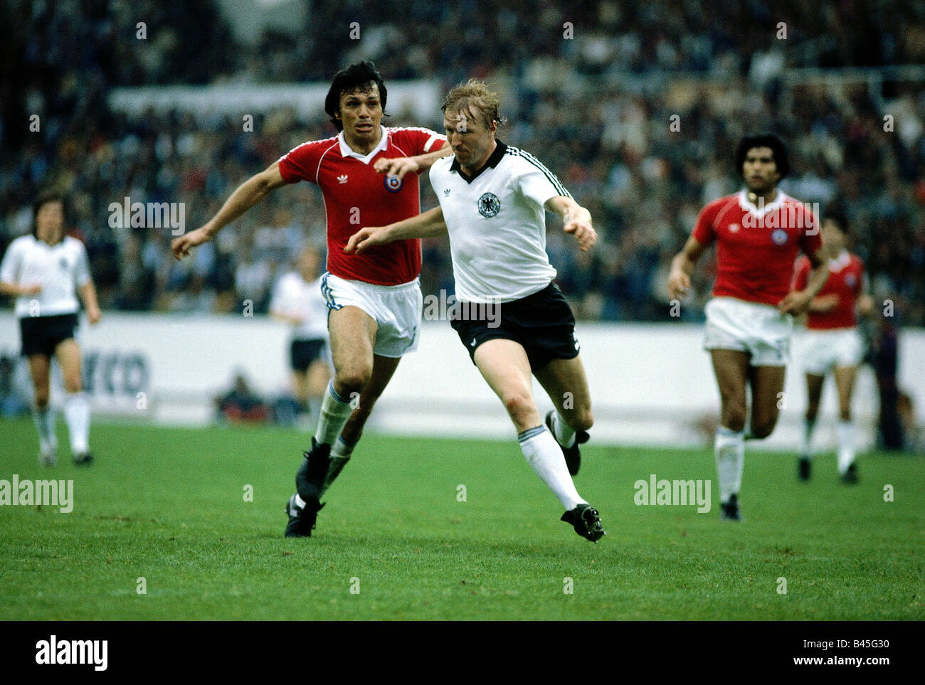 Sport / Sports, soccer, football, World Cup 1982, final round Chile against Germany (1:4) in Gijon, Spain, 20.6.1982, scene with Horst Hrubesch, duel, match, historic, historical, 20th century, people, 1980s, Stock Photo