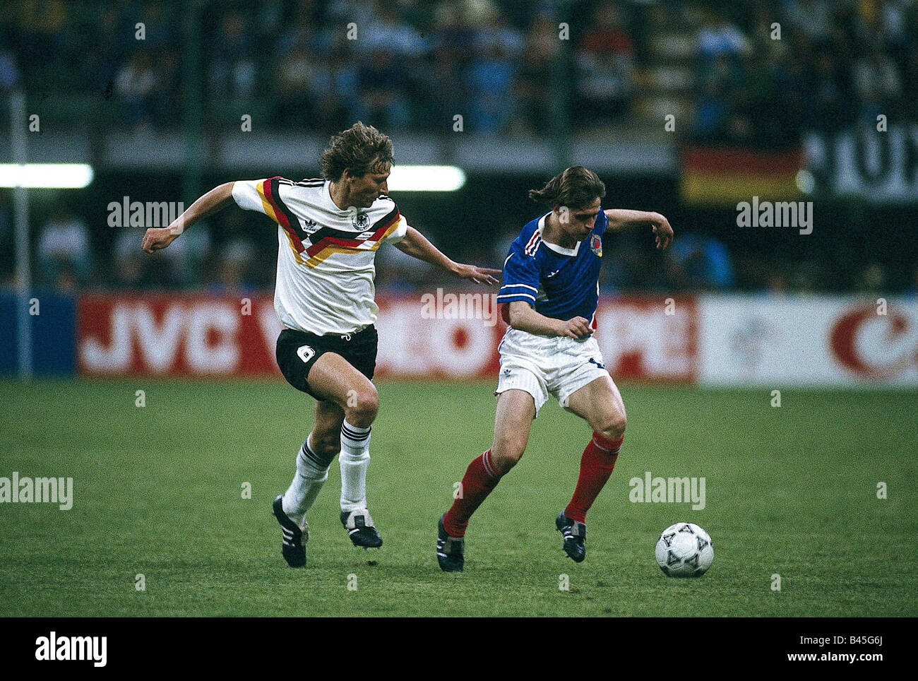 Sport, football, world championship, Germany versus Yugoslavia, (4:1),  Milan, Italy, Guido Buchwald and Dragan Stojkovic, 10.6.1990 Stock Photo -  Alamy