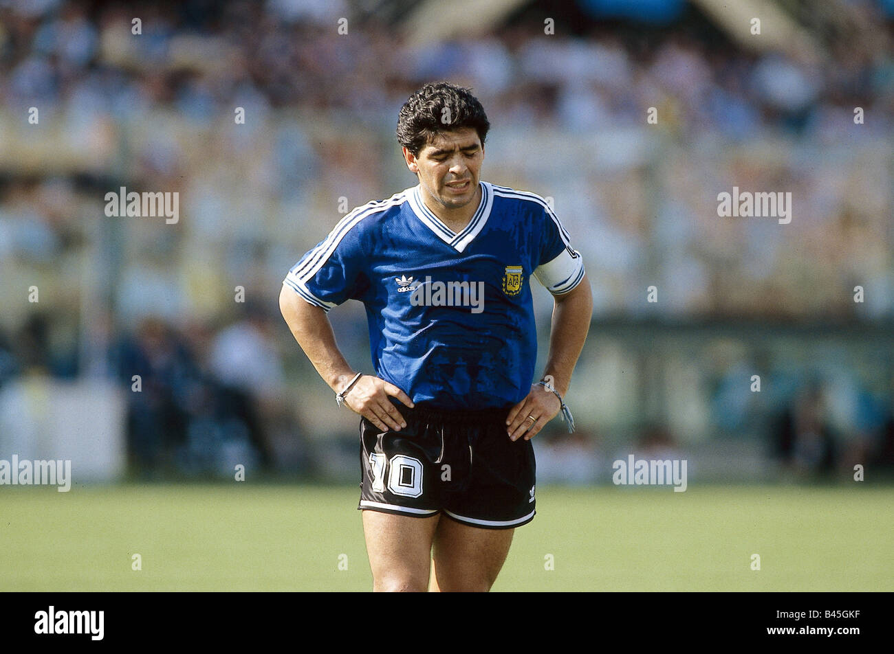 Sport / Sports, soccer, football, World Cup 1990, final round, quarter-finals, Yugoslavia against Argentina, (2:3) in Florence, Italy, 30.6.1990, scene with Diego Maradona, match, historic, historical, 20th century, people, 1990s, Stock Photo