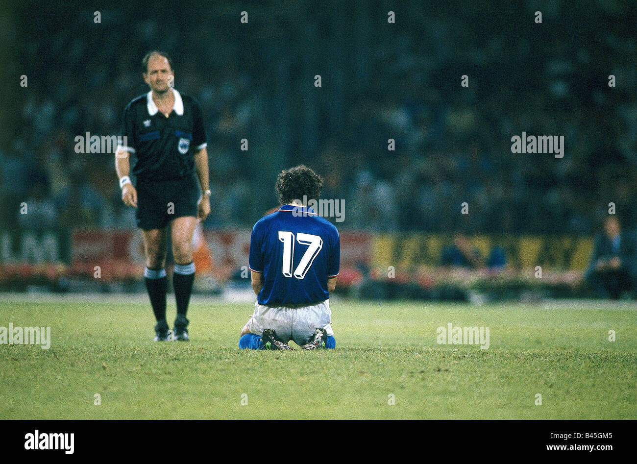Sport / Sports, soccer, football, World Cup 1990, final round, semifinal, Italy against Argentina, (4:5) in Naples, Italy, 3.7.1990, scene with Roberto Donadoni, penalty, match, historic, historical, 20th century, people, 1990s, Stock Photo