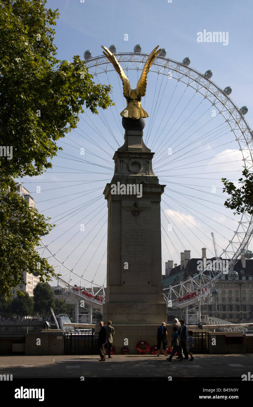 london city british airways ride eye raf statue city of london england uk gb Stock Photo