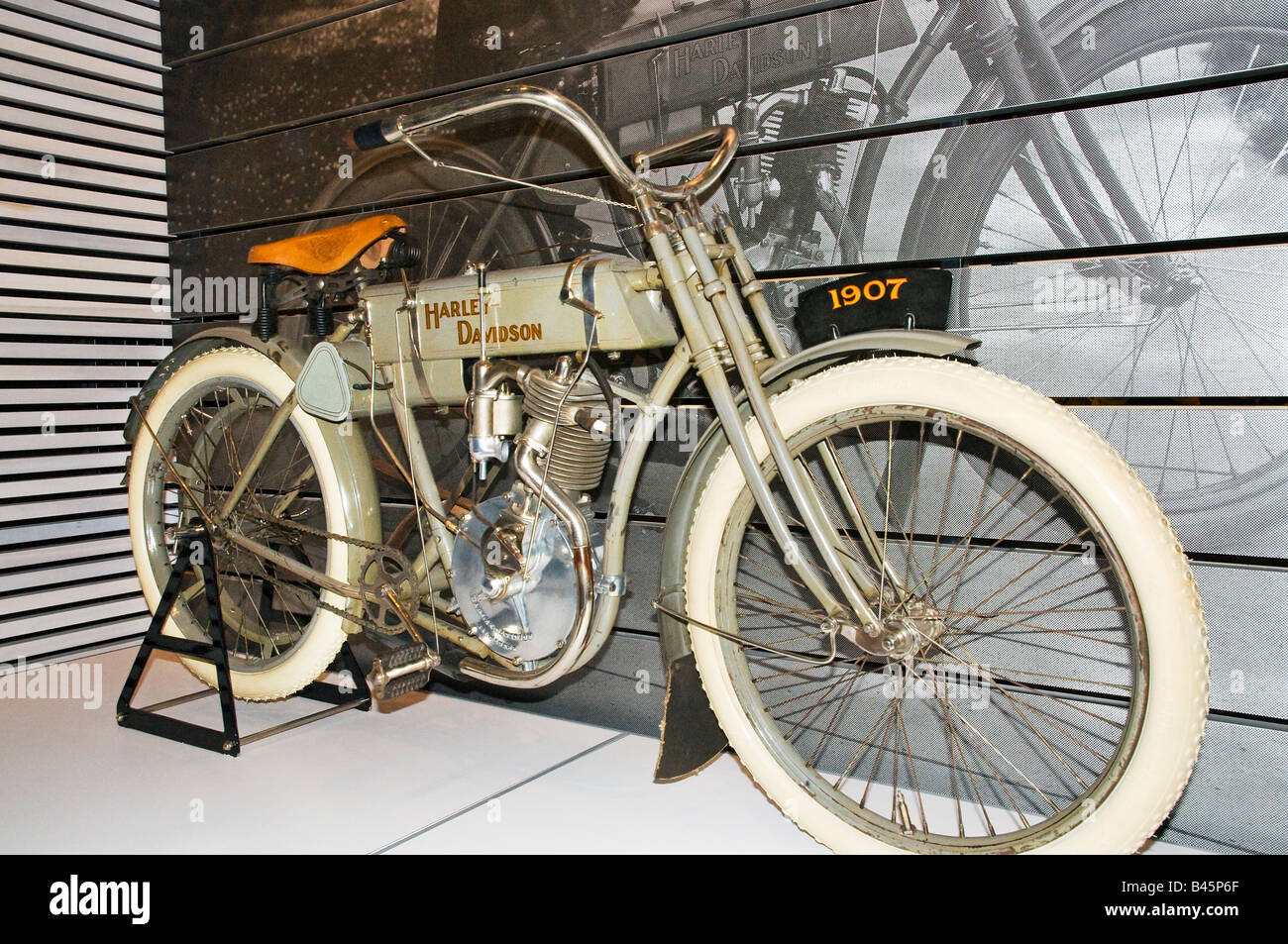 1907 Harley-Davidson on display at the companies new museum in Milwaukee,  Wisconsin,USA Stock Photo - Alamy