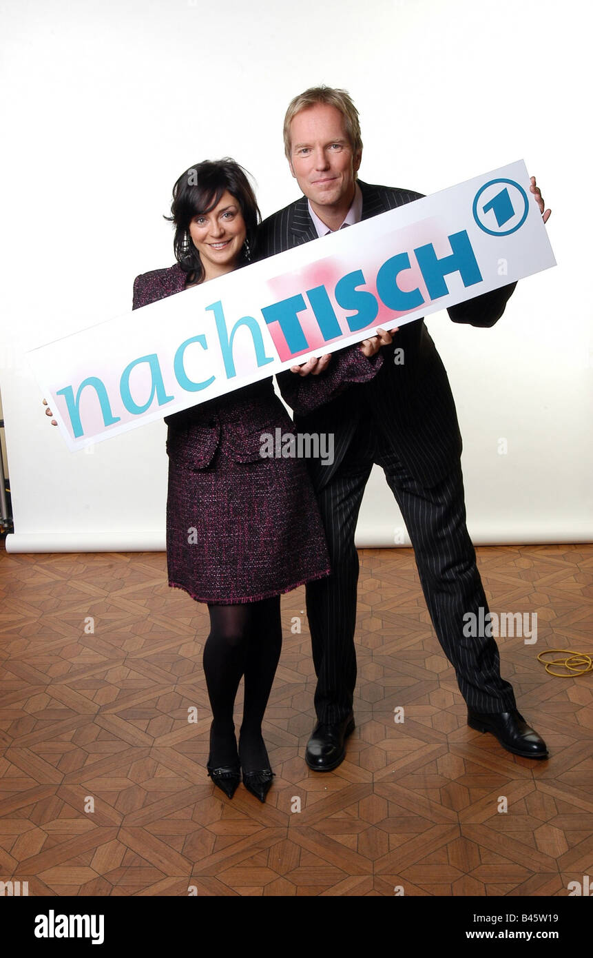 Brock, Markus, * 18.6.1963, German moderator, full length, with Mandana-Isabelle Naderian, moderators of the TV programme 'NachTisch', 2005, Stock Photo