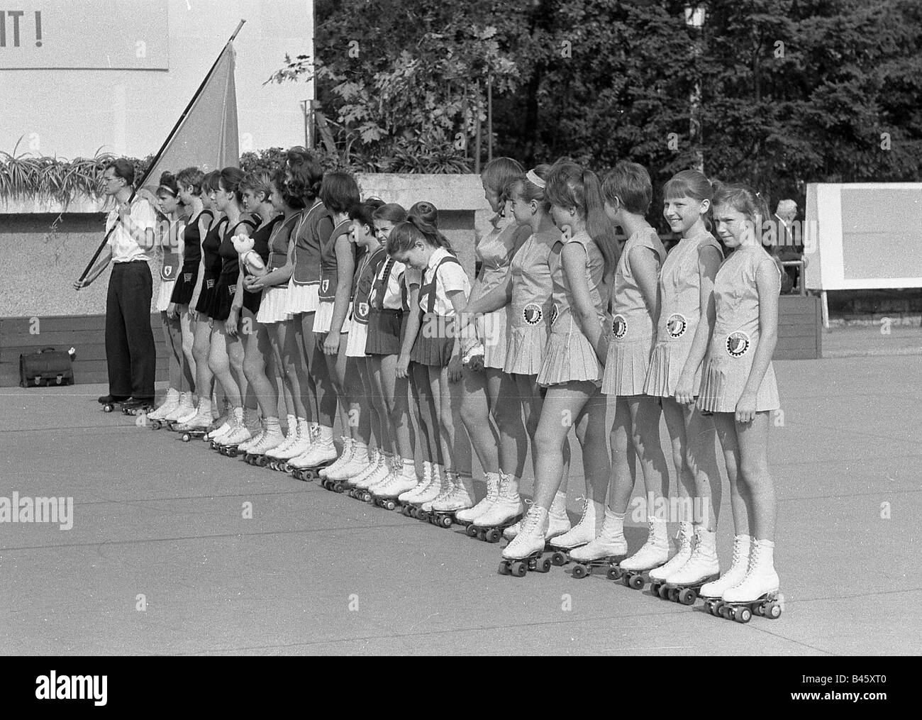 sports, roller skating, ladies team of the East German Roller Skate