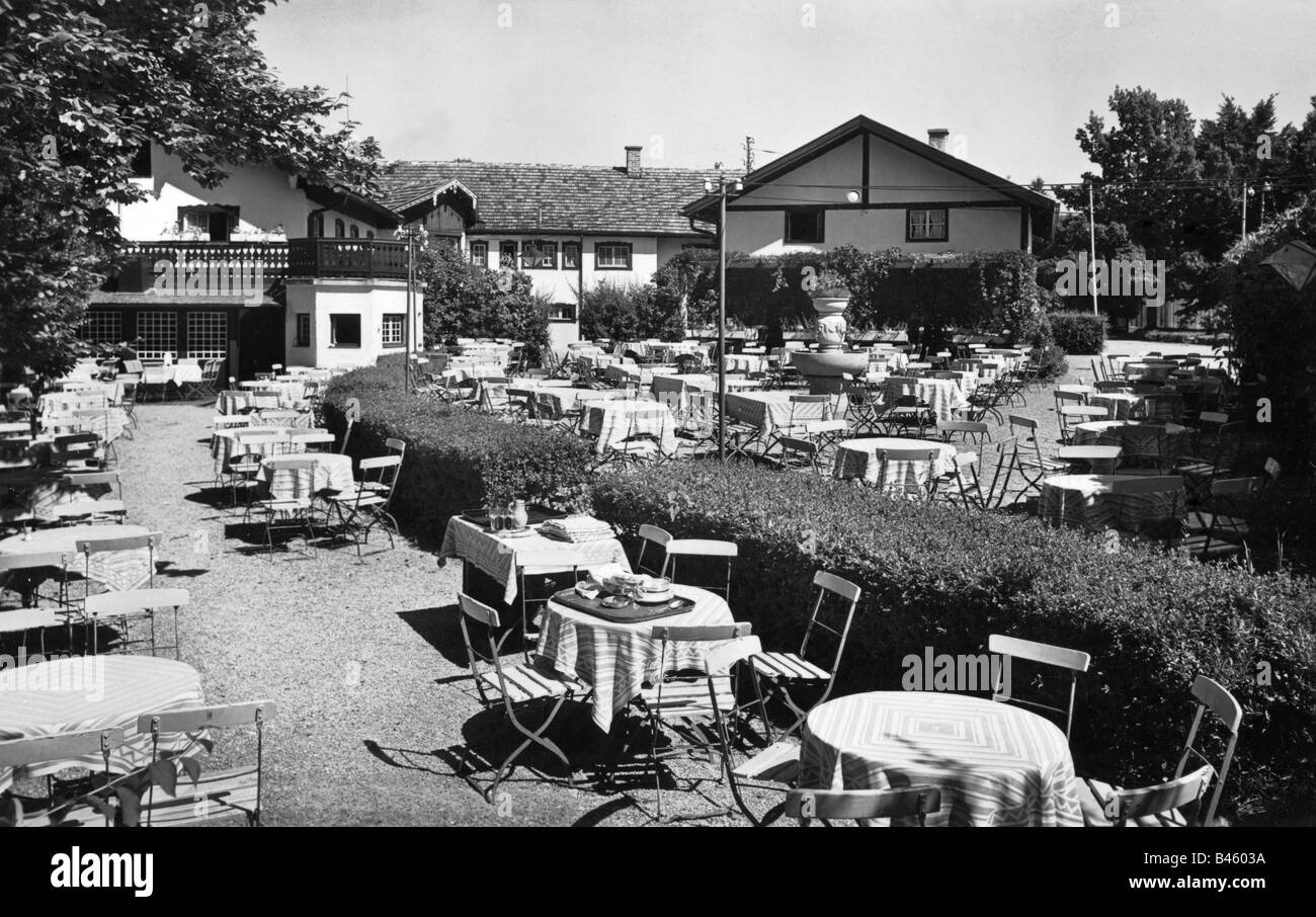 geography / travel, Germany, Gruenwald, gastronomy, 'Gruenwalder Weinbauer', exterior view, garden, postcard, stamped 18.9.1940, , Stock Photo