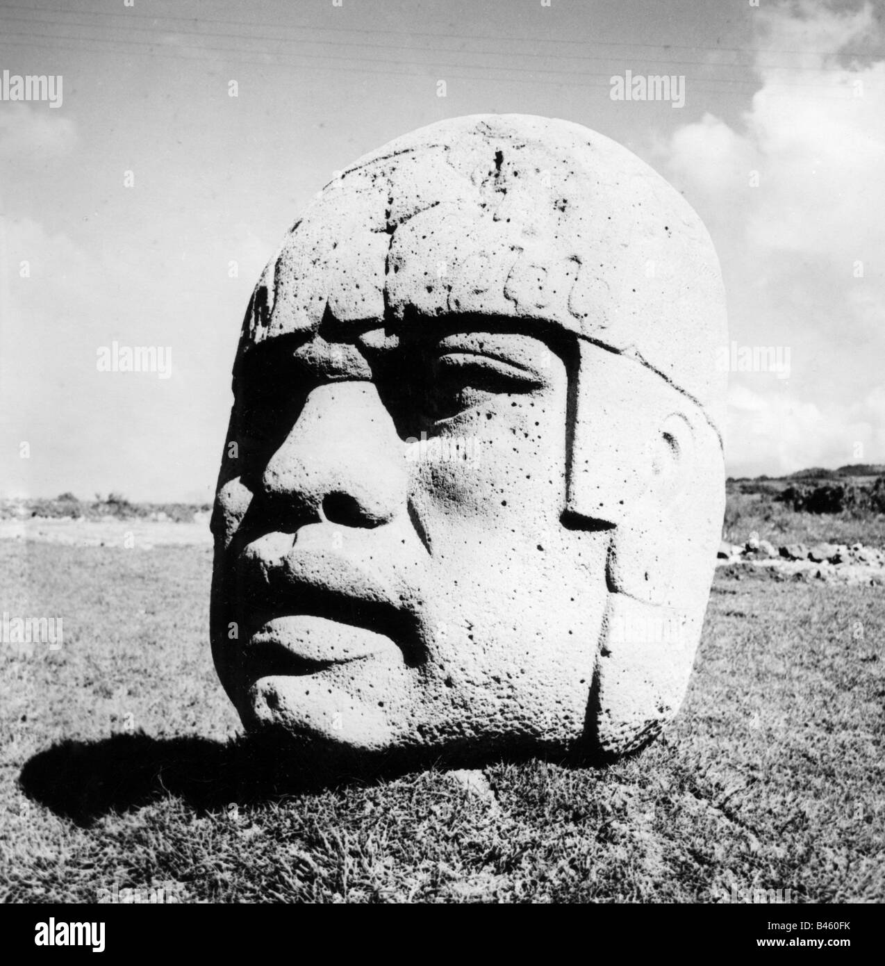 architecture, head statue, Mexico, 1950s Stock Photo Alamy