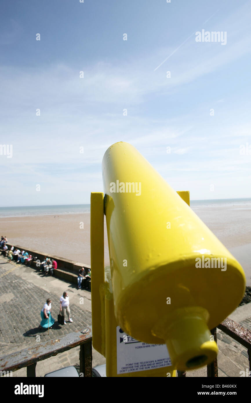 Yellow telescope at Bridlington Stock Photo Alamy