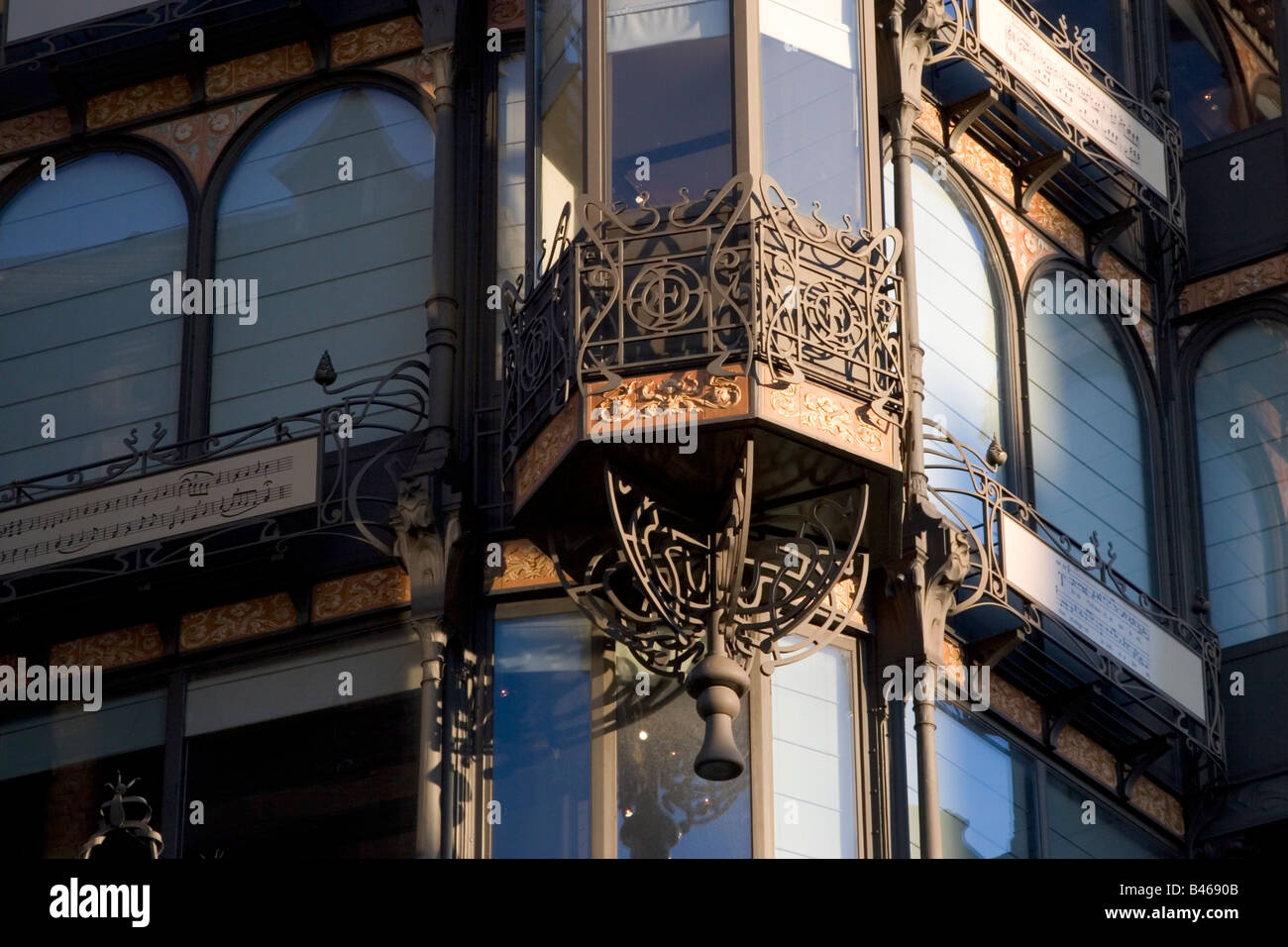 Art Nouveau building housing the 'Musee des Instruments de Musique', 2