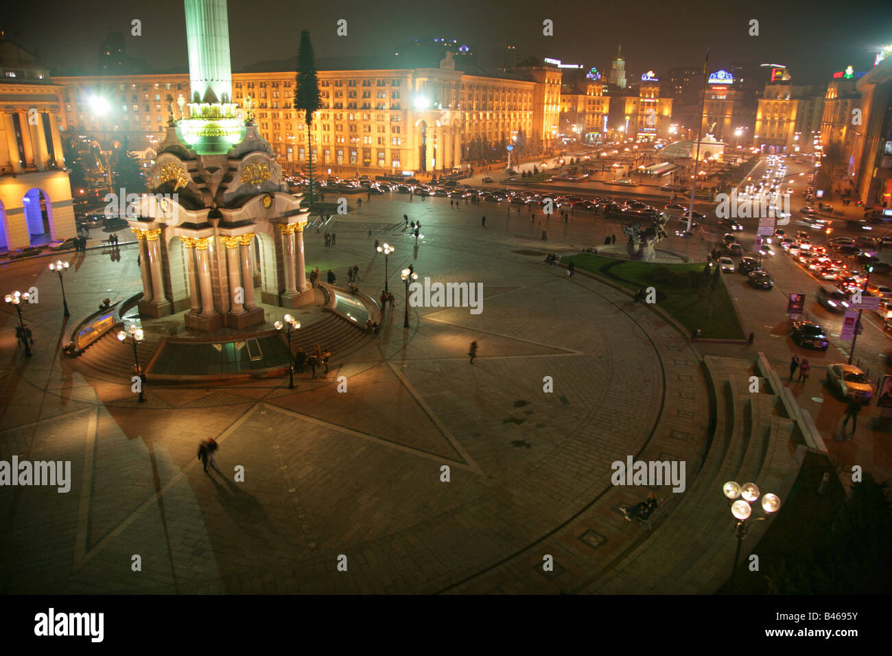 The Monument of Independence column at Maidan Nezalezhnosti, (Independence Square) Kiev, Ukraine. Stock Photo