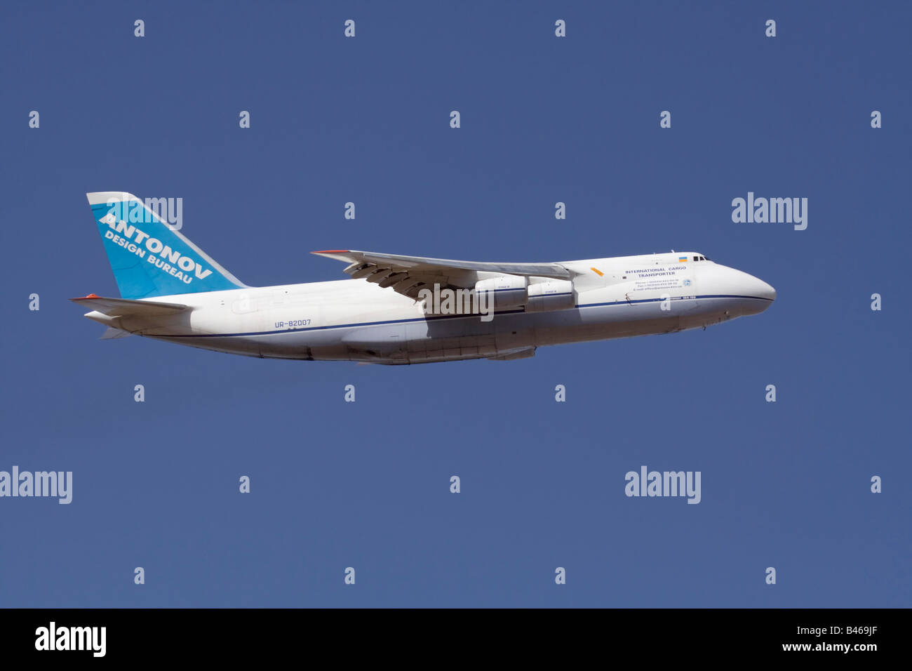 Antonov an 124 in flight hi-res stock photography and images Antonov an 124 in flight hi-res stock photography and images