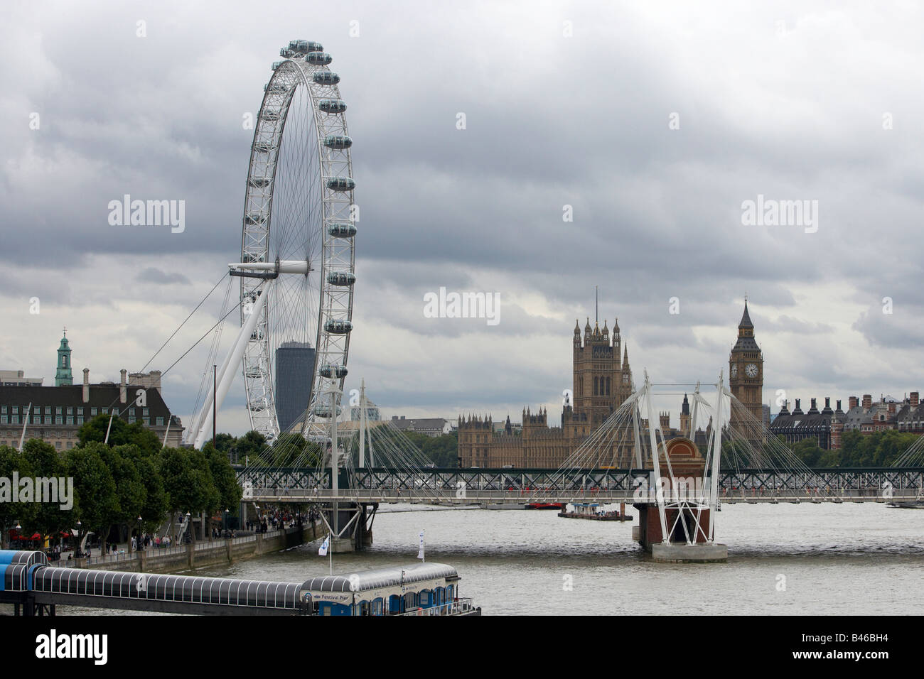 London from river hi-res stock photography and images - Alamy