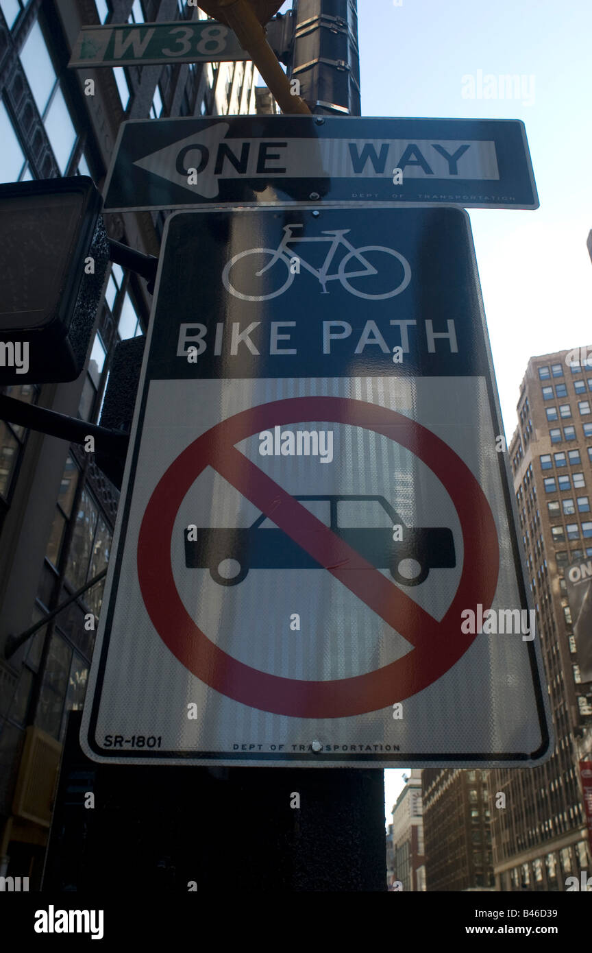 Bike path sign on Broadway in New York on Sunday August 31 2008 Frances M Roberts Stock Photo