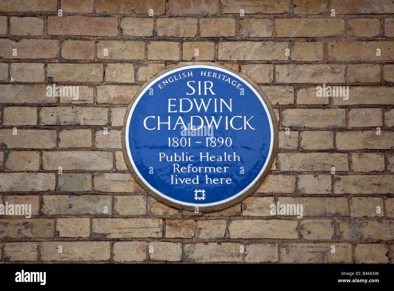 blue plaque marking the former home of victorian public health reformer sir edwin chadwick, in richmond, surrey, england Stock Photo