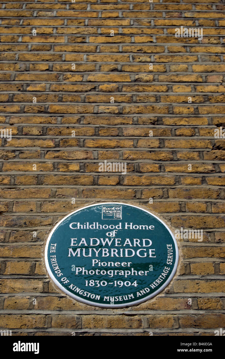 plaque marking the childood home of photographic pioneer eadweard muybridge, in kingston upon thames, surrey, england Stock Photo
