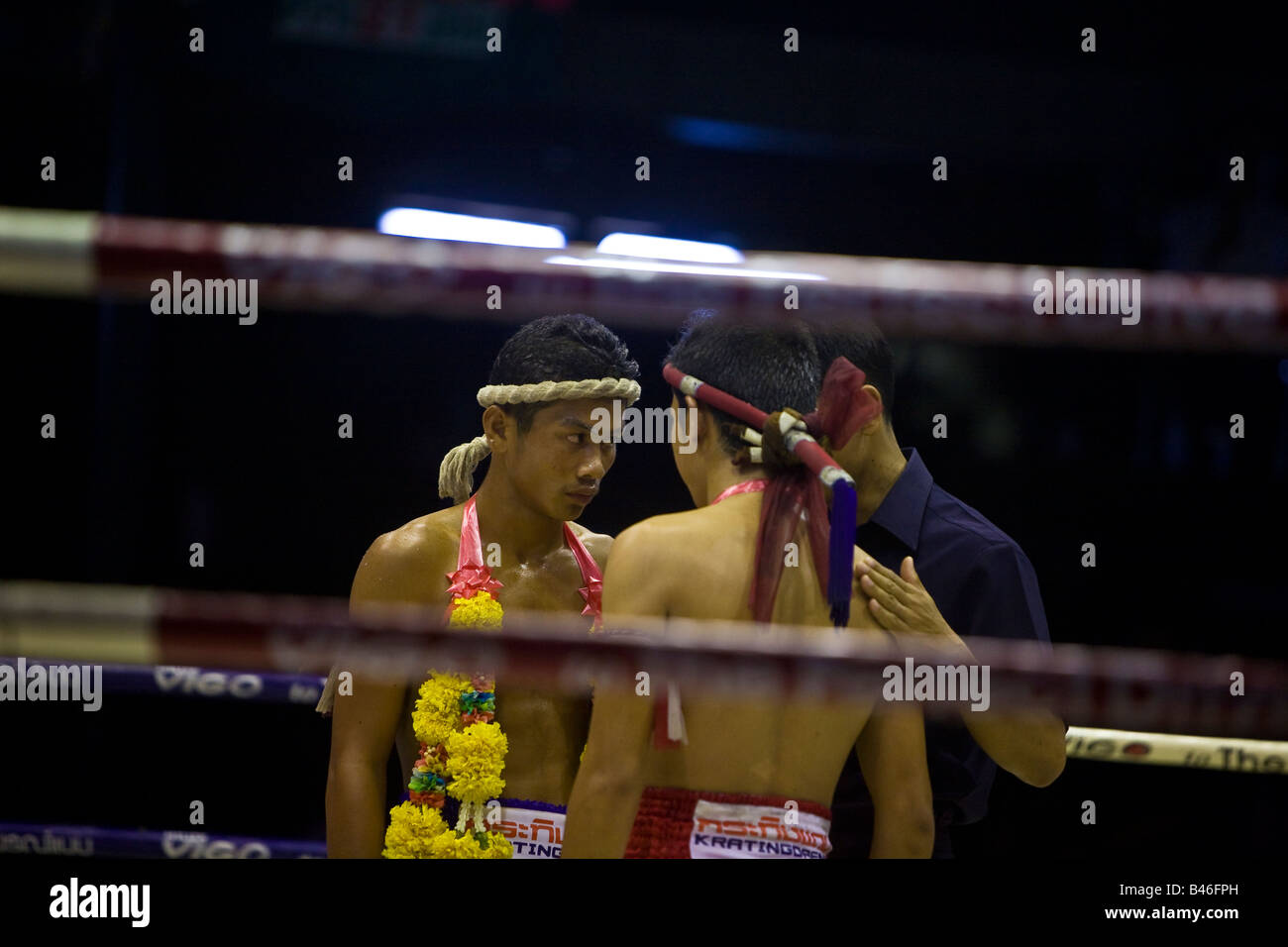 Thai Boxing Lumpinee Stadium Bangkok Thailand Stock Photo Alamy