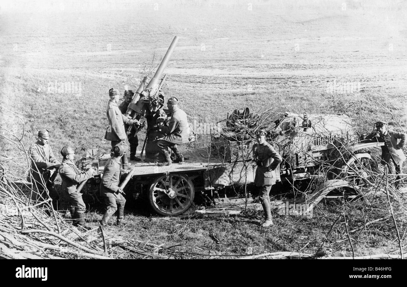 events, First World War / WWI, aerial warfare, anti aircraft gun on lorry, Germany, 20th century, historic, historical, flak, anti-aircraft, car, front, soldiers, firing, people, 1910s, Stock Photo