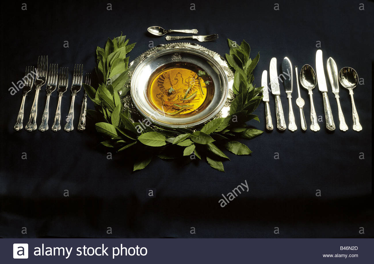 Dining Like A King Table Setting For An Eight Course Meal Dining Like A King Table Setting For An Eight Course Meal