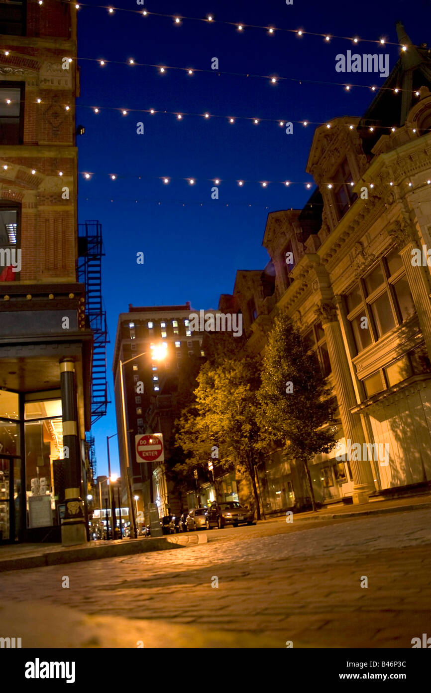 Night scene buildings hires stock photography and images Alamy